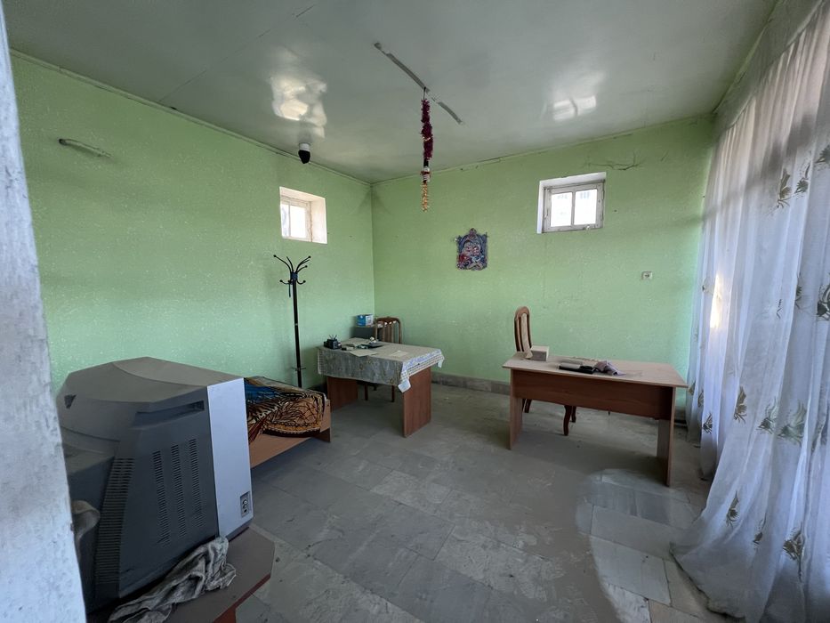 нотурар. здания. сотилади. 2. этаж. кармана