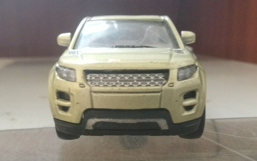 Продам металлическую машинку.