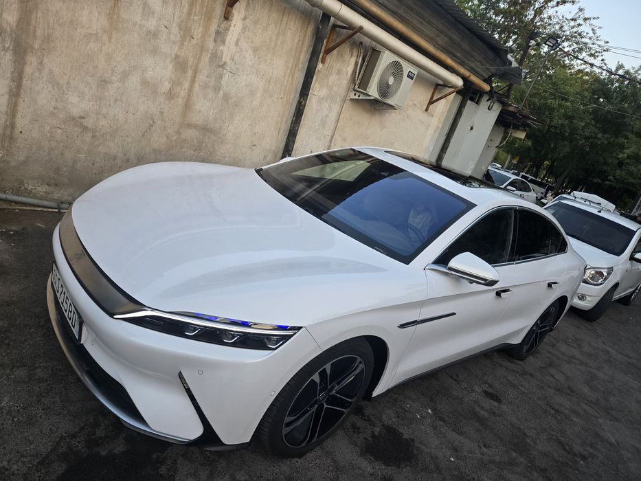 Продам BYD Han до рест с малым пробегом 605км!