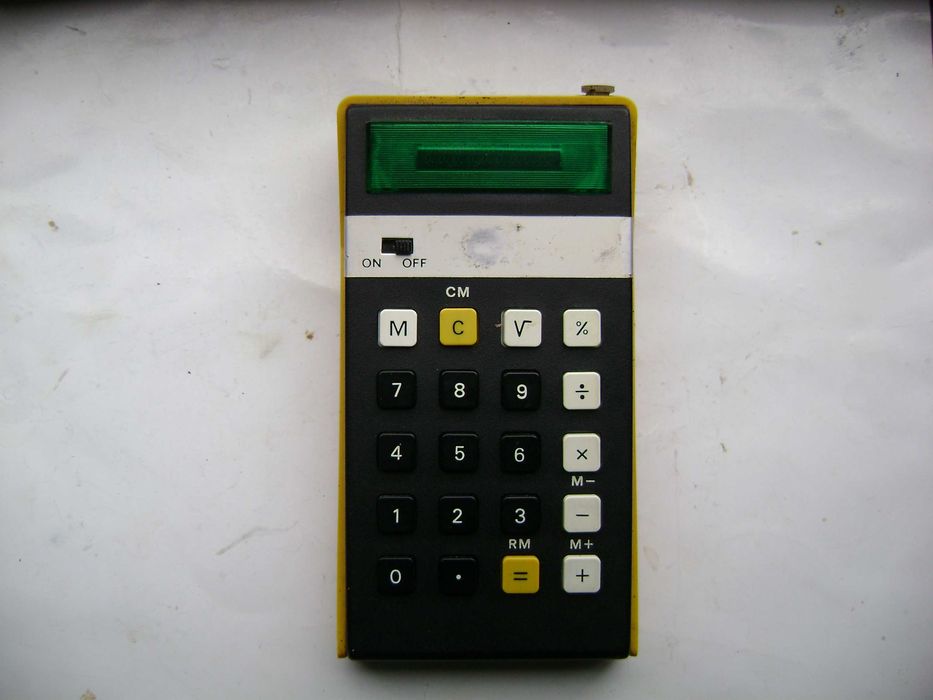 Продавам 2 броя ретро калкулатора Casio Personal M1 и ЕЛКА 105