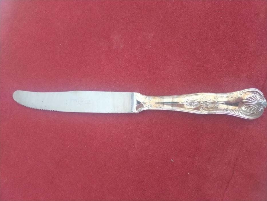 Италиански посребрени прибори за хранене 51 броя 
Комплекта е в кутия