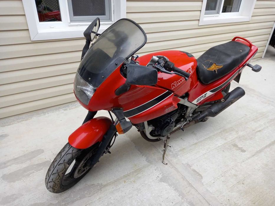 Kawasaki GPZ 500S на части