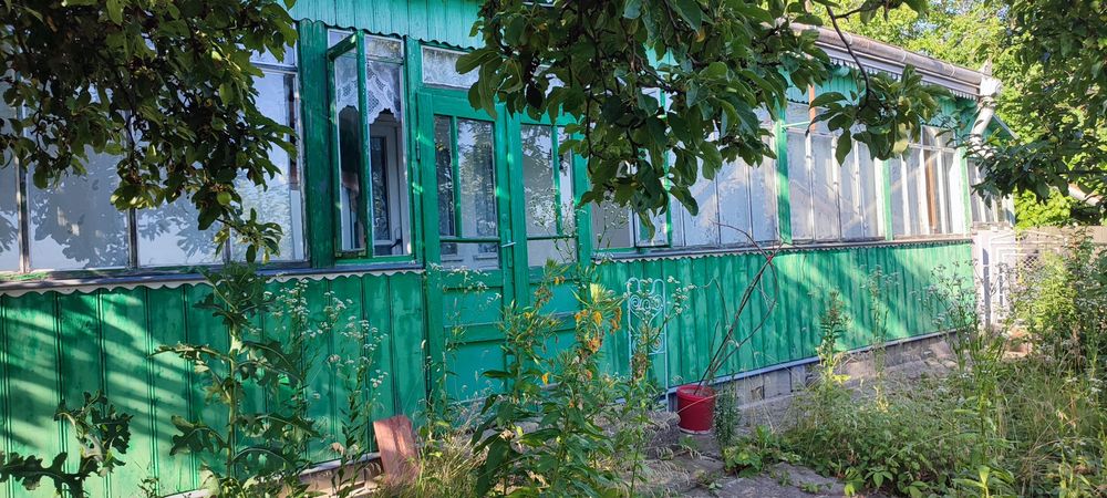 Vand casa, anexe si gradina in satul Dolina