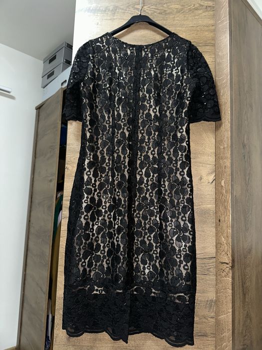 Rochie din dantelă neagră