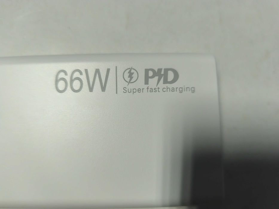 Baterie externa - power bank 20000 mAh 66 W cu cabluri