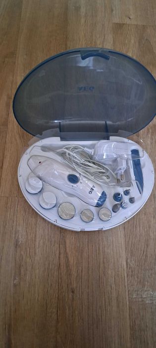 Електрически комплект за маникюр и педикюр AEG