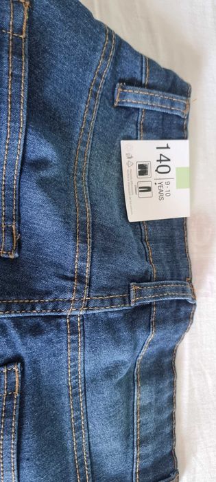 Дънки за момиче размер 140