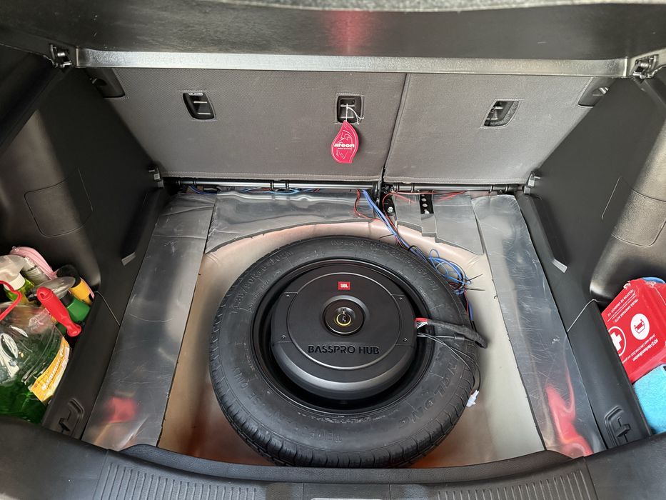 Subwoofer JBL BassPro Hub 200W pentru roata de rezervă - garanție 09.2027