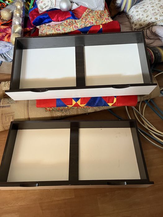 детский кровать.