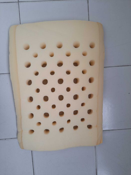 Мека подложка за повиване, олекотена завивка и възглавници за бебе