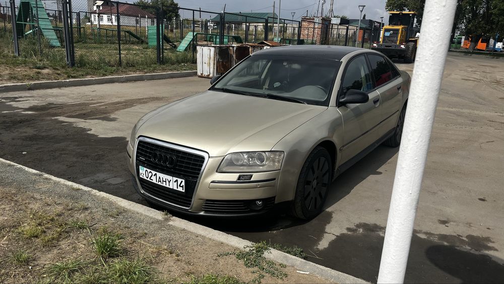 Продам ауди А8 автомобиль