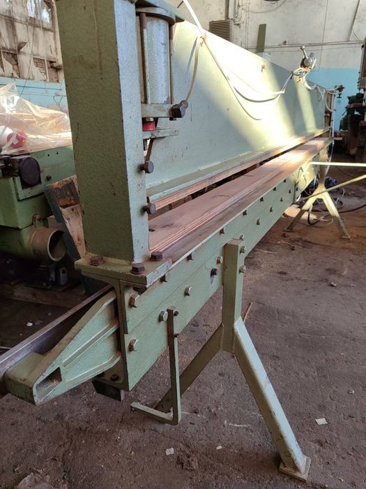 ръчна машина за рязане на фурнир 3100мм.