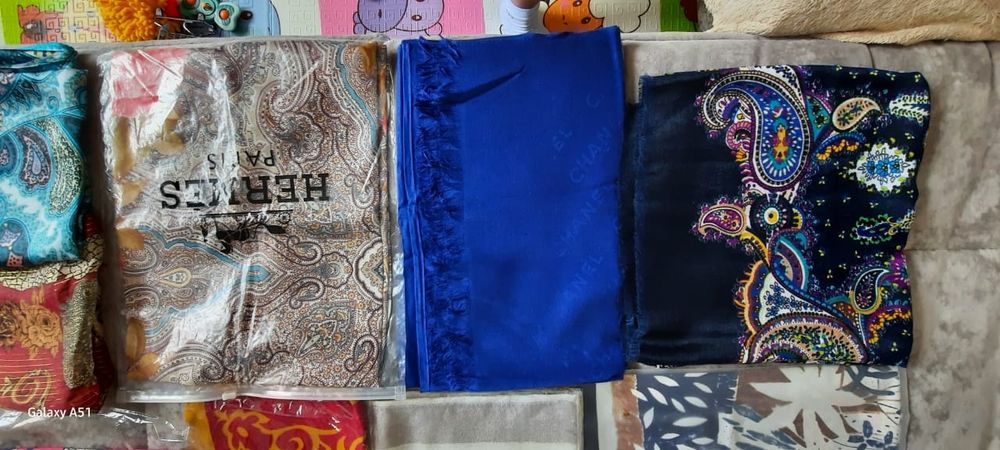 Платки новые женские