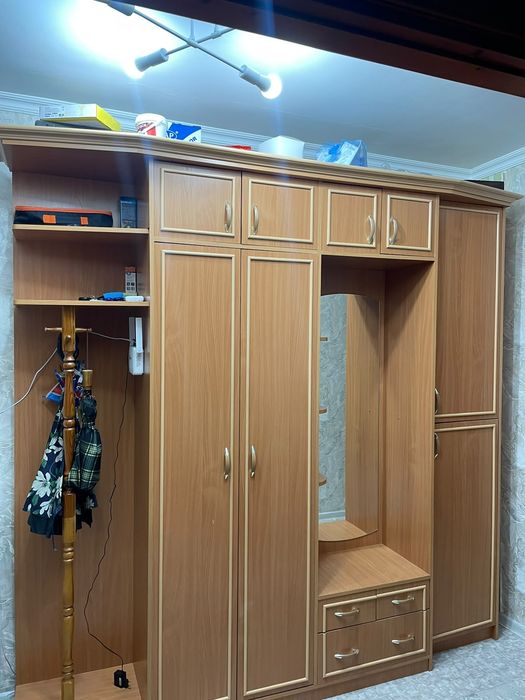 Продам прихожий шкаф