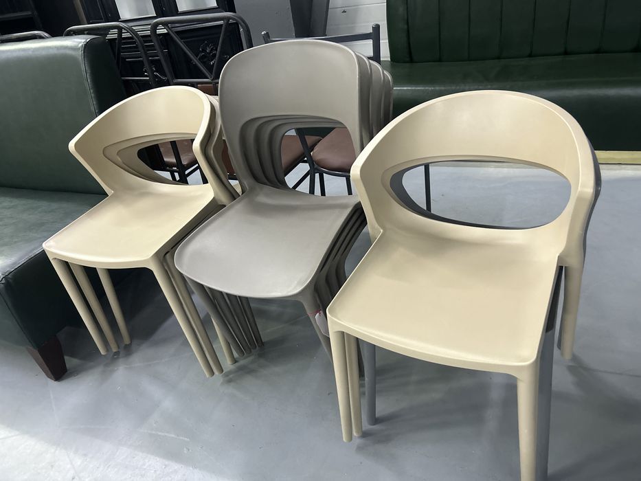 Продам диваны кожаные, кресла, стулья, столы