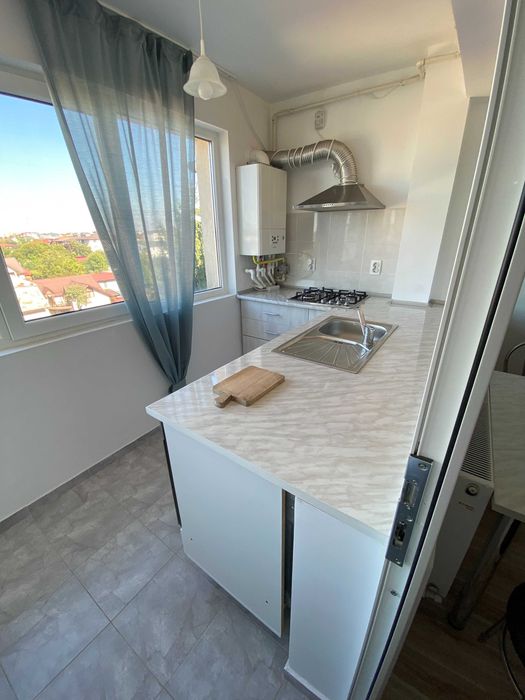 Proprietar inchiriez apartament 2 cam STUDIO 44mp et.4/5 TOT NOU 10 min mers metrou APARATORII PATRIEI M2 + parcare pt cei cu masina