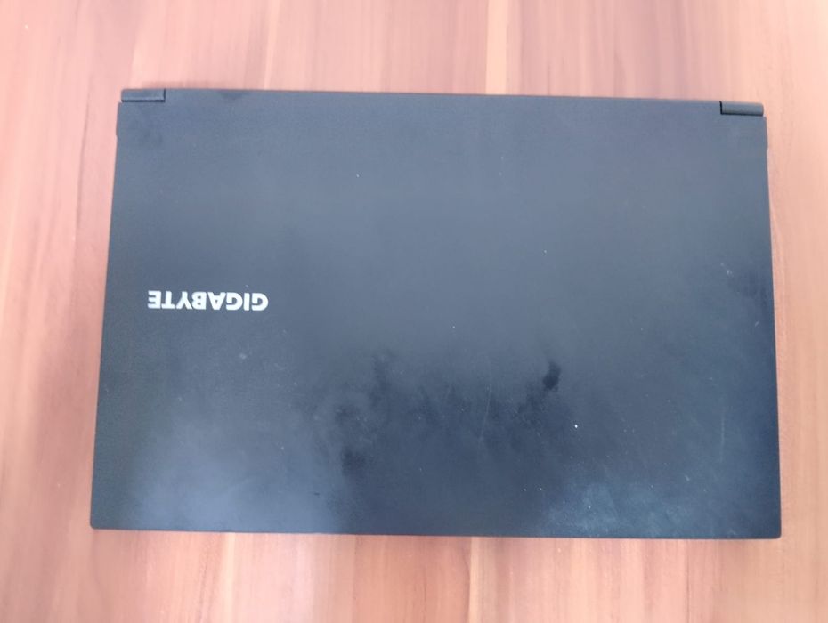 Ноутбук Gigabyte