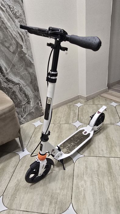 самокат модели Urban Scooter 116D