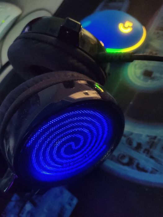 Продам наушники 3к