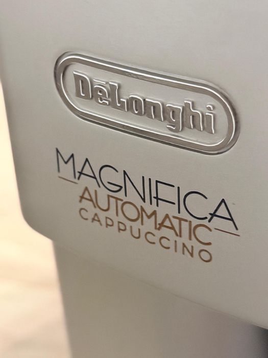 Expresor Delonghi Magnifica