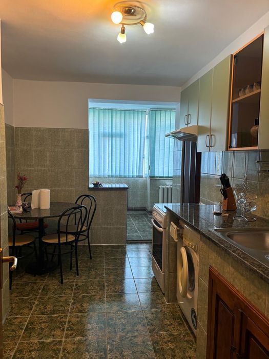 Apartament 4 camere de inchiriat - Mioveni