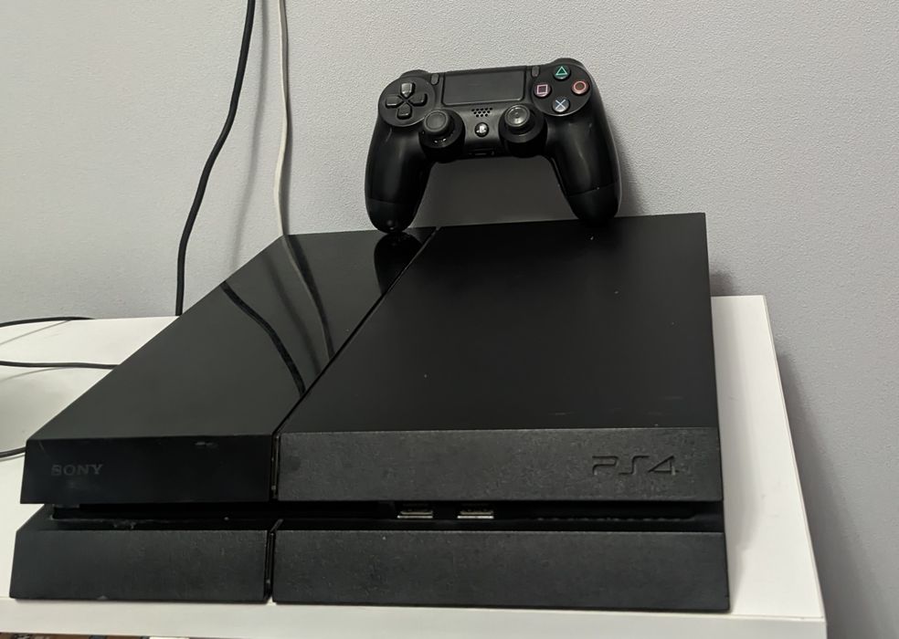 PS 4 fat 500gb прошитый Goldhen