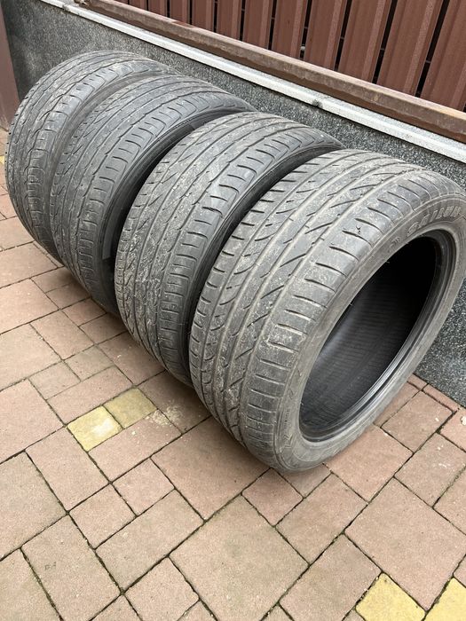 Комплект летних шин 235/50/18