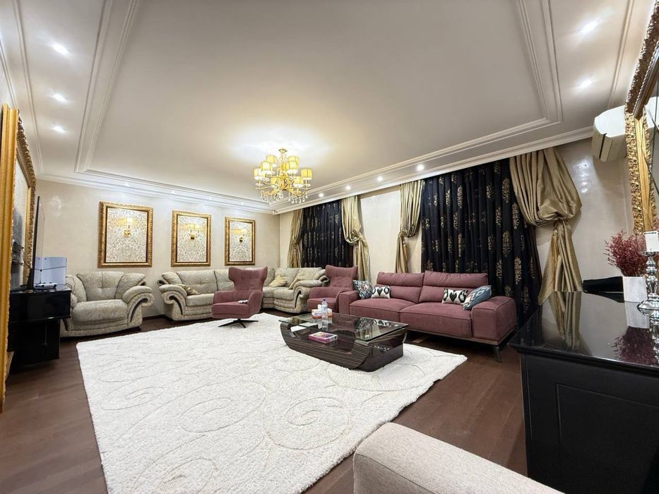 Квартира Цум Корейское посольство 4/1-2+ подвал/4 165 м2