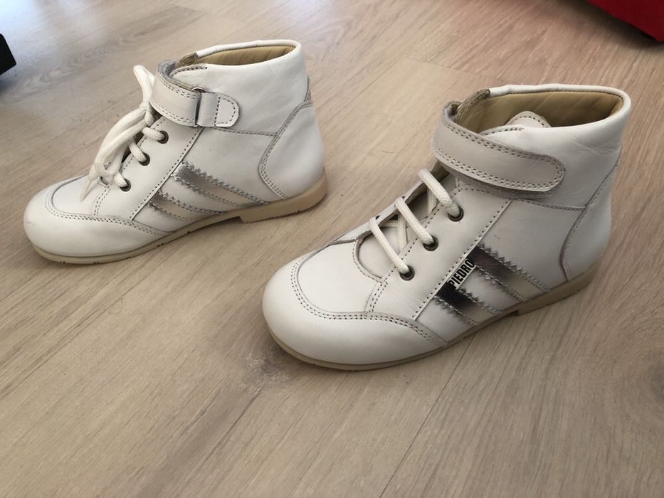 Vand pantofi piele(29) noi superbi.