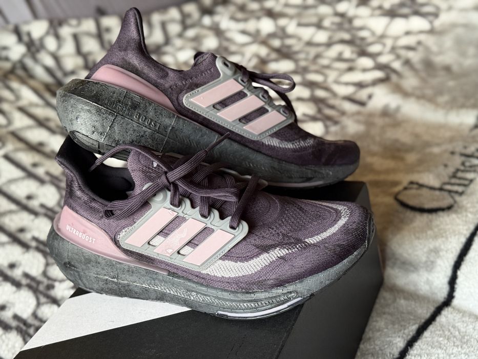 Продам кроссовки Adidas оригинал новые