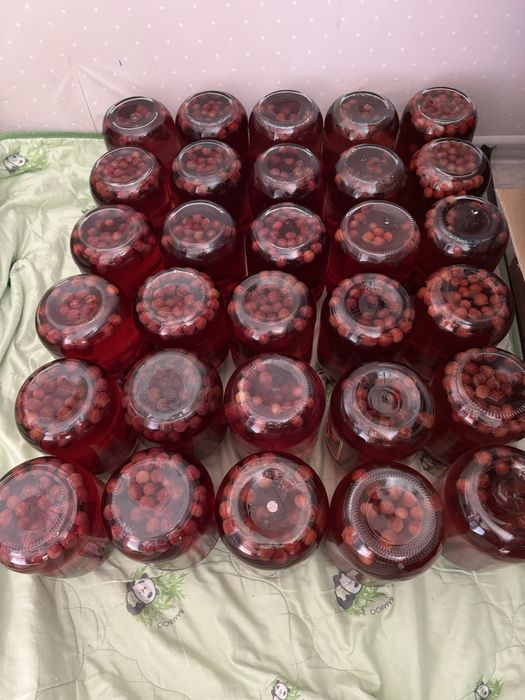 Продаю вишневые компоты