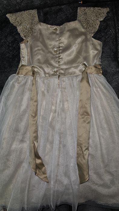 Нарядное платье на 2-3 года