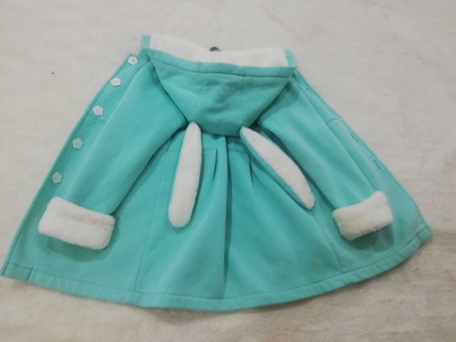 Пальто   на  девочку.