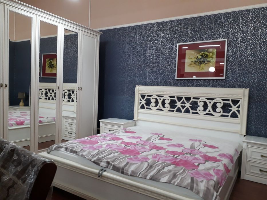 Спальный гарнитур