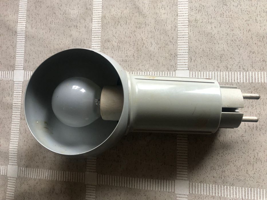 Две лампи, аплик и подвижна лампа за контакт с ключ