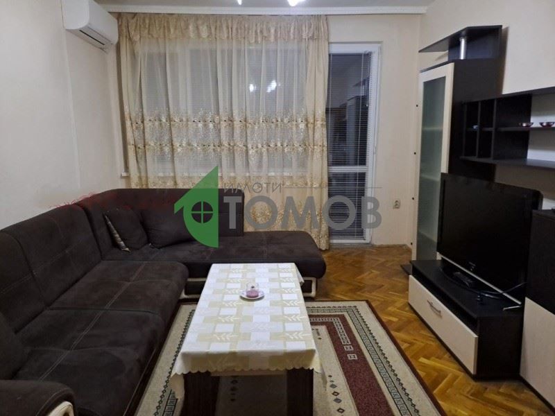 Дава се под наем Четиристаен апартамент в Стара Загора, Център - 90 кв.м за 357 € - Снимка #1