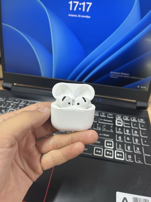 Наушник AirPods 4