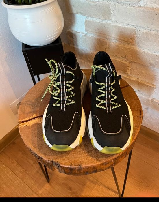 Snakers mar 37 ash
