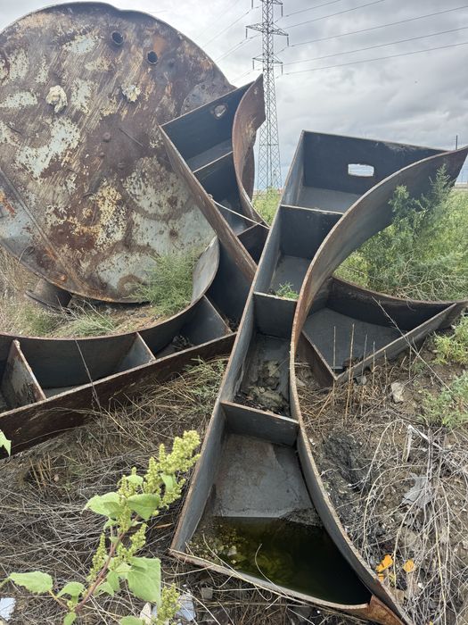 Продам емкость цыстрену бочку