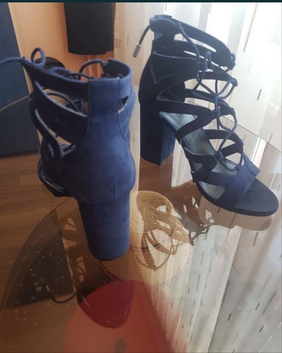 Bershka sandale tip gladiator
