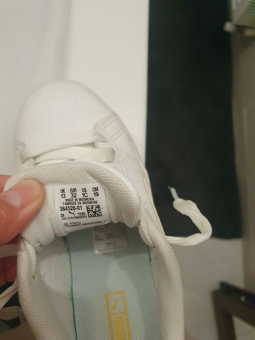 Vând adidasi Puma fete