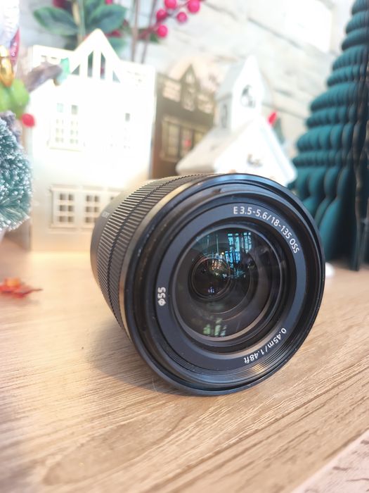 Vând Obiectiv Sony E 18-135mm f/3.5-5.6 OSS (SEL18135)