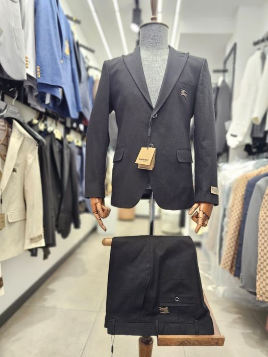 Costum BURBERRY barbati super calitate