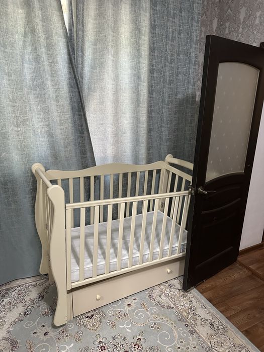 Детская  кровать маятник