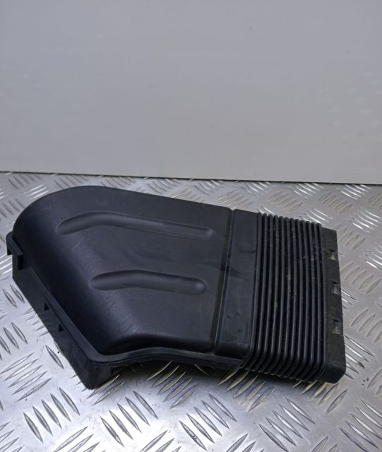 Tubulatura admisie aer 8e0129617 Audi A4 B7 seria