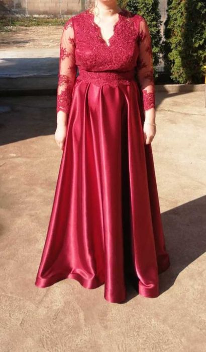 Vând rochii de nașă