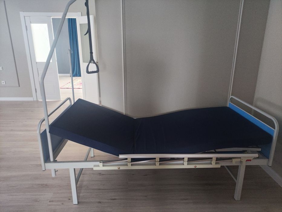 Медицинская кровать