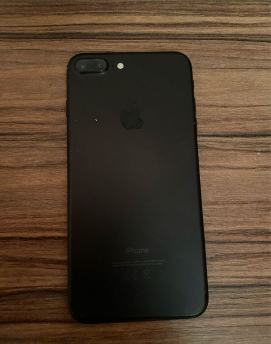 Продам Iphone 7 plus