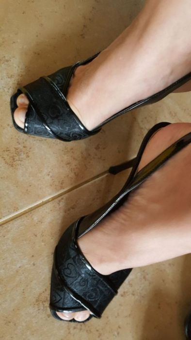 Sandale cu toc negre