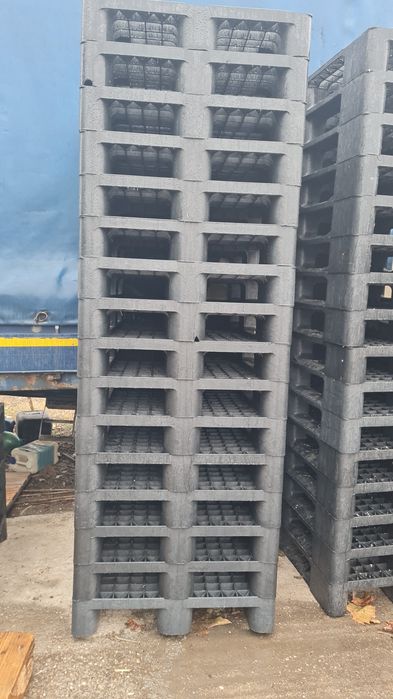 Vand paleti de plastic